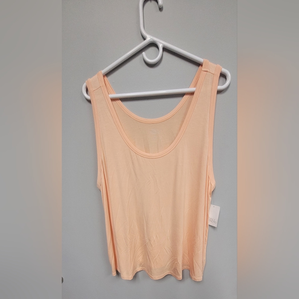 Brand new women's tank top, peach colored, size 2x